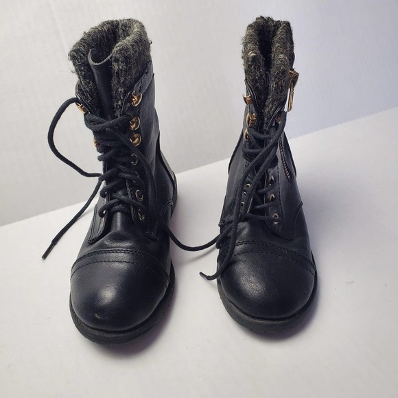 Black combat ankle boots child size 12 - Picture 2 of 4